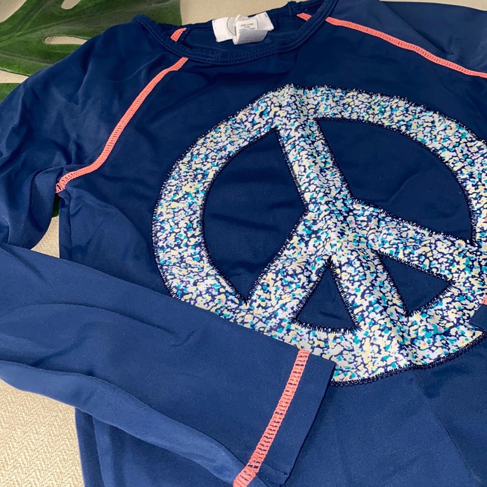 Rash Guard Peace Sign - Picture 2 of 6
